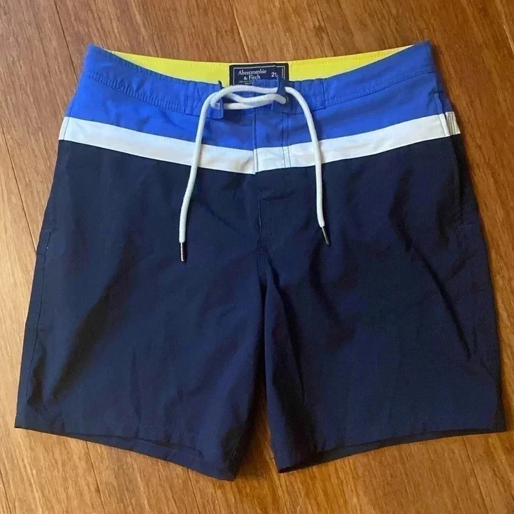 Abercrombie & Fitch men’s swim trunks - size 29 stretch - great condition